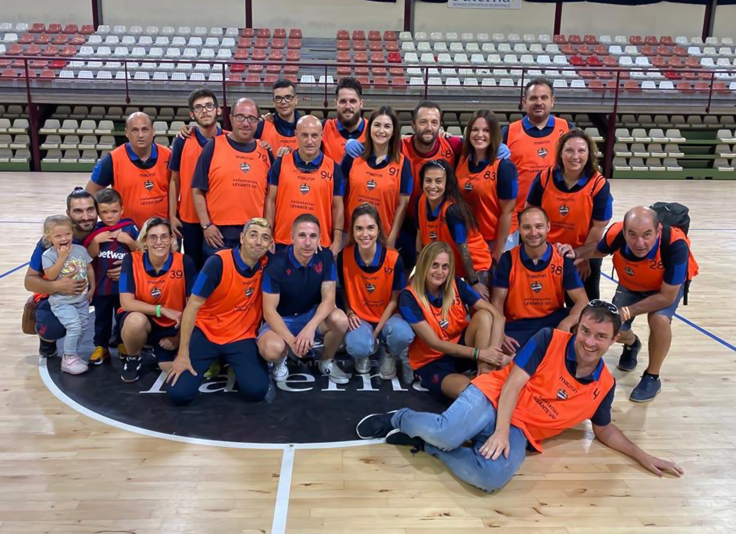 Lud voluntarios